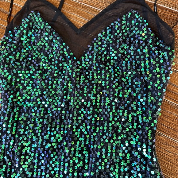 Size small forever 21 green sequin dress - Picture 2 of 6
